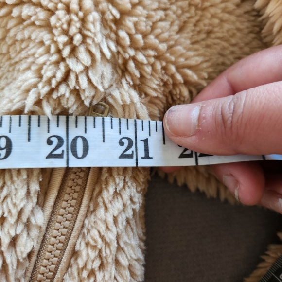 ALO Yoga Foxy Sherpa Jacket Camel Tan Size Small (MSRP:$200) - Picture 10 of 11